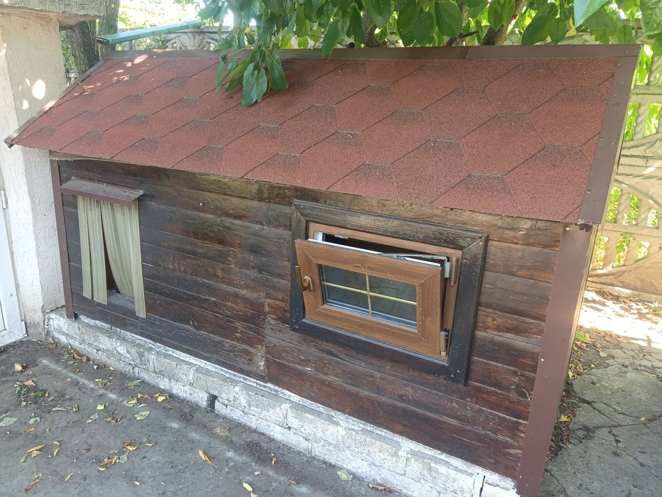 Бутка для крупных и средних пород собак (двухкомнатная).