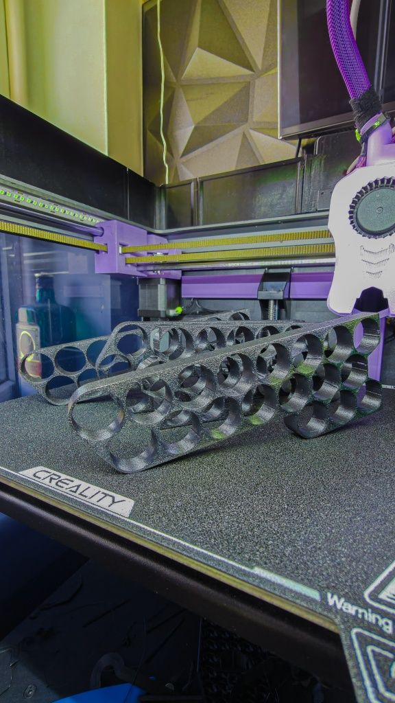 Drukarka 3D Creality K1C z dużą ilością modów.