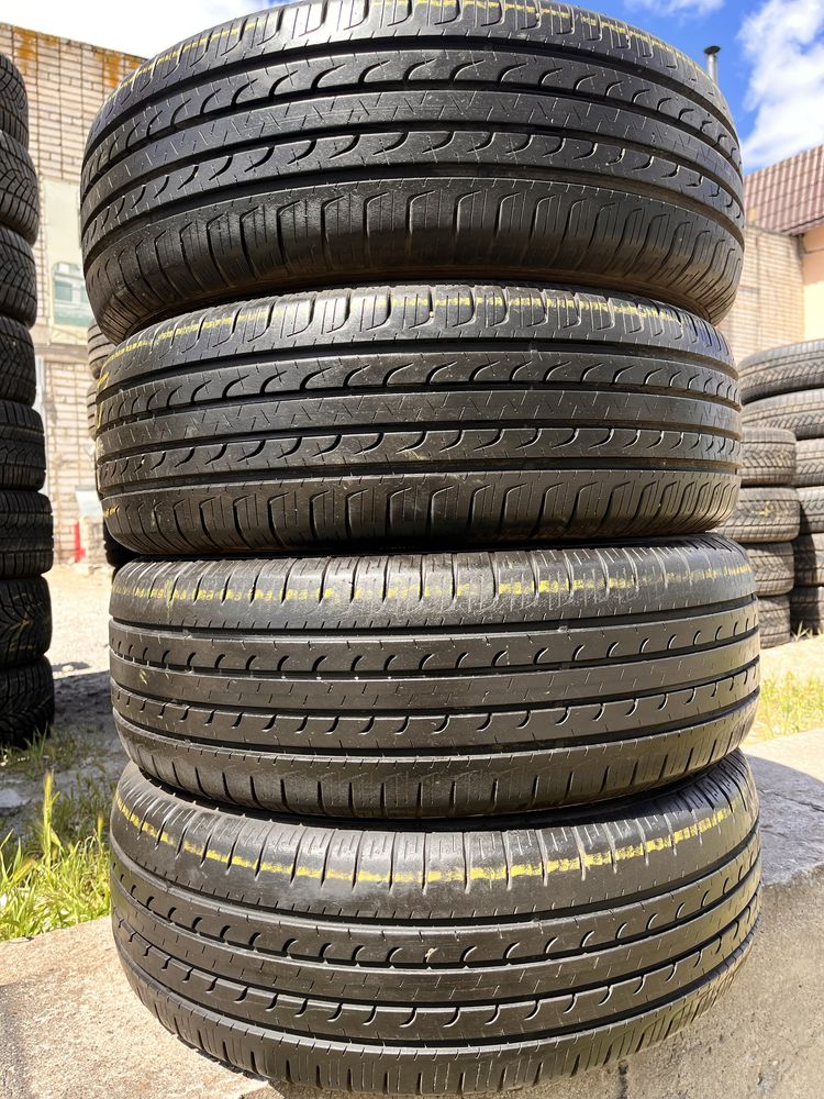 Шини 215/60 R17 Goodyear Efficient Grip резина бу літо