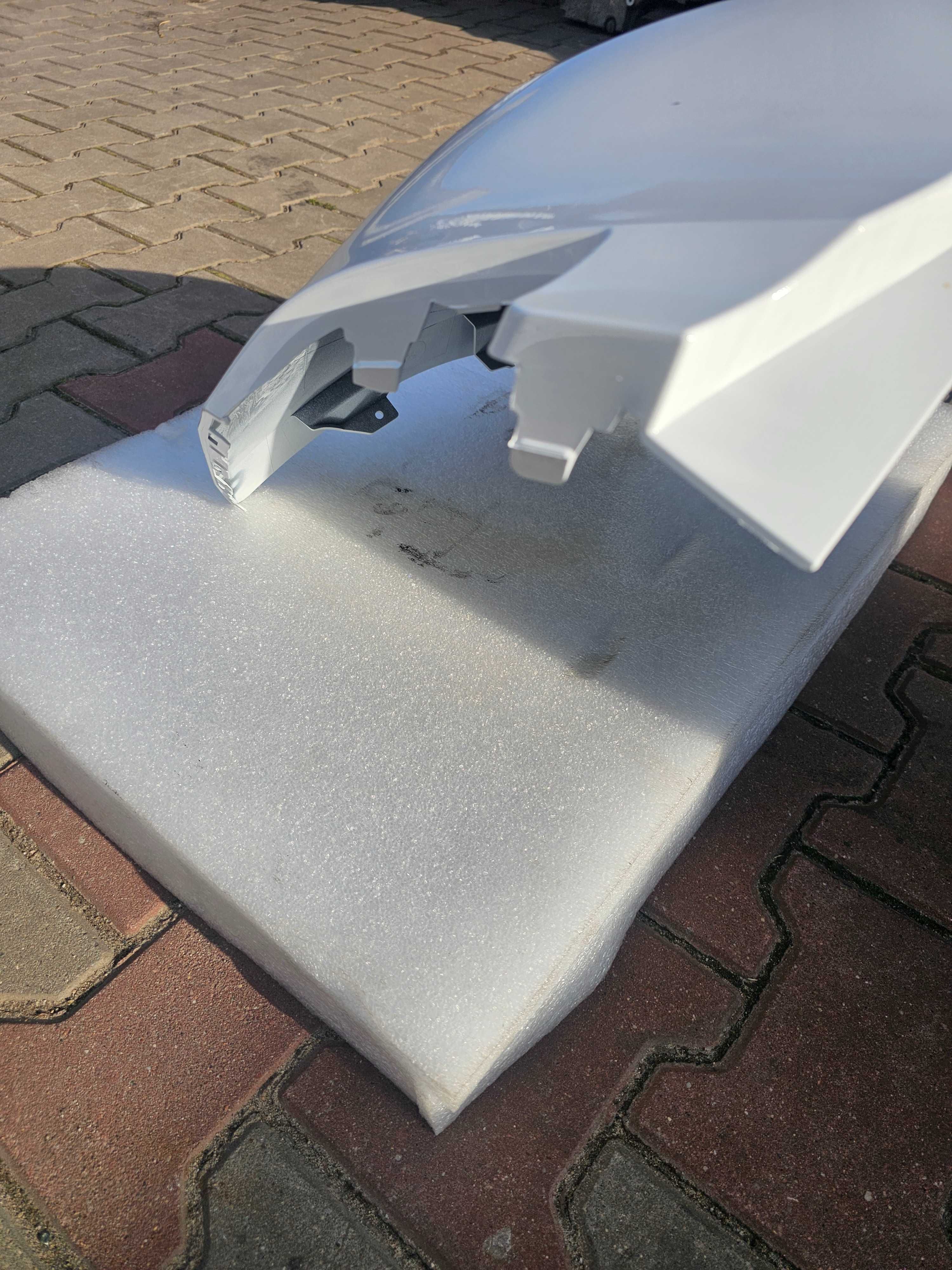 Zderzak Tył Opel Astra K HB 4 PDC Kod Lakieru Z40 R Y40R