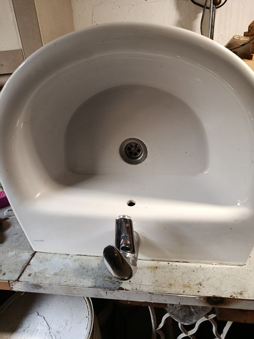 Lavatório c/ torneira e válvula click clac