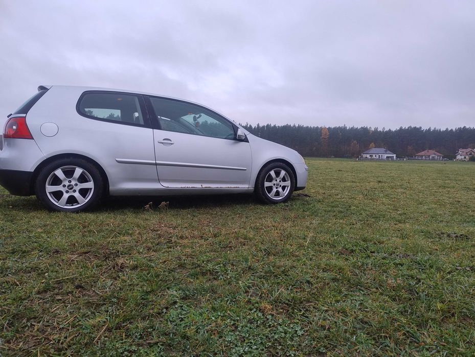 Sprzedam Golfa 5