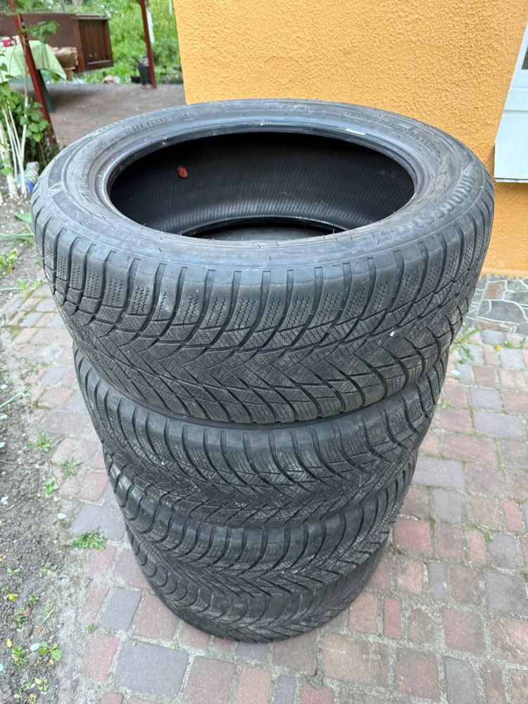 Шини Bridgestone Blizzak 255/50 R20 2020рік