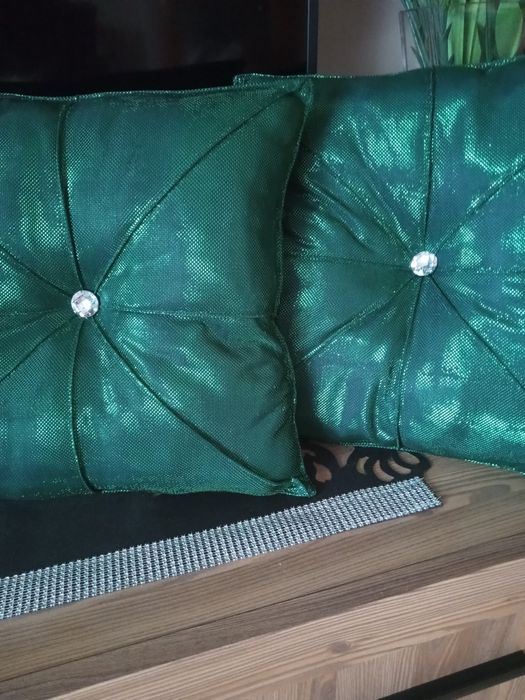 Zielone poduszki Lurex