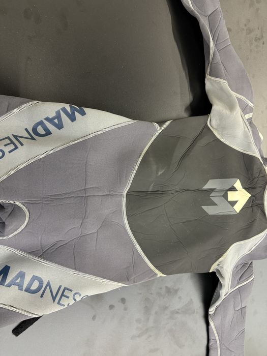 Fato de mergulho adquirido na Decathlon