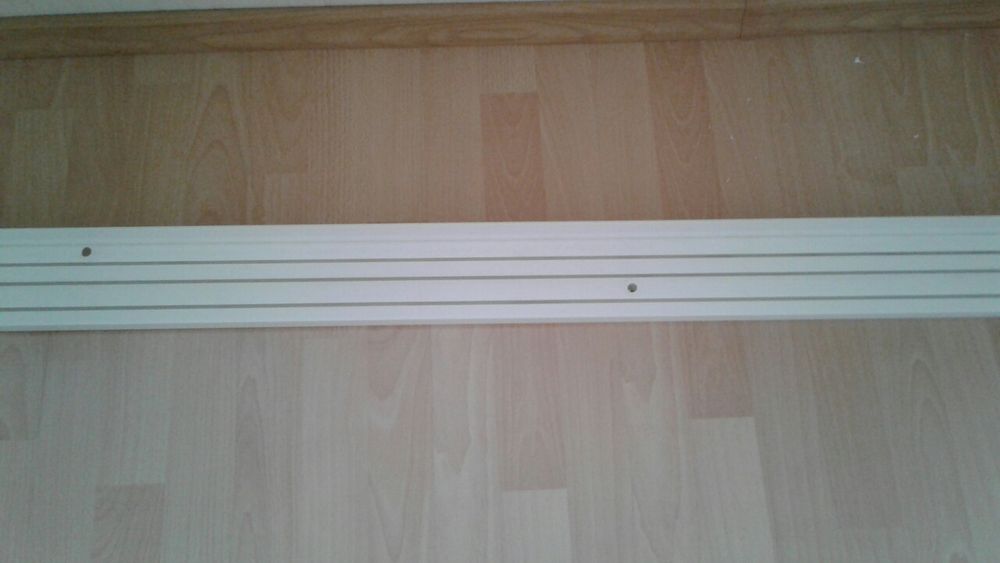 Продам потолочный карниз