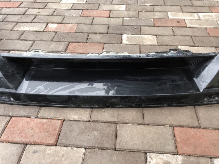 Губа заднього бампера Passat B8