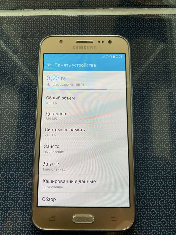 Телефон Samsung Galaxy J5