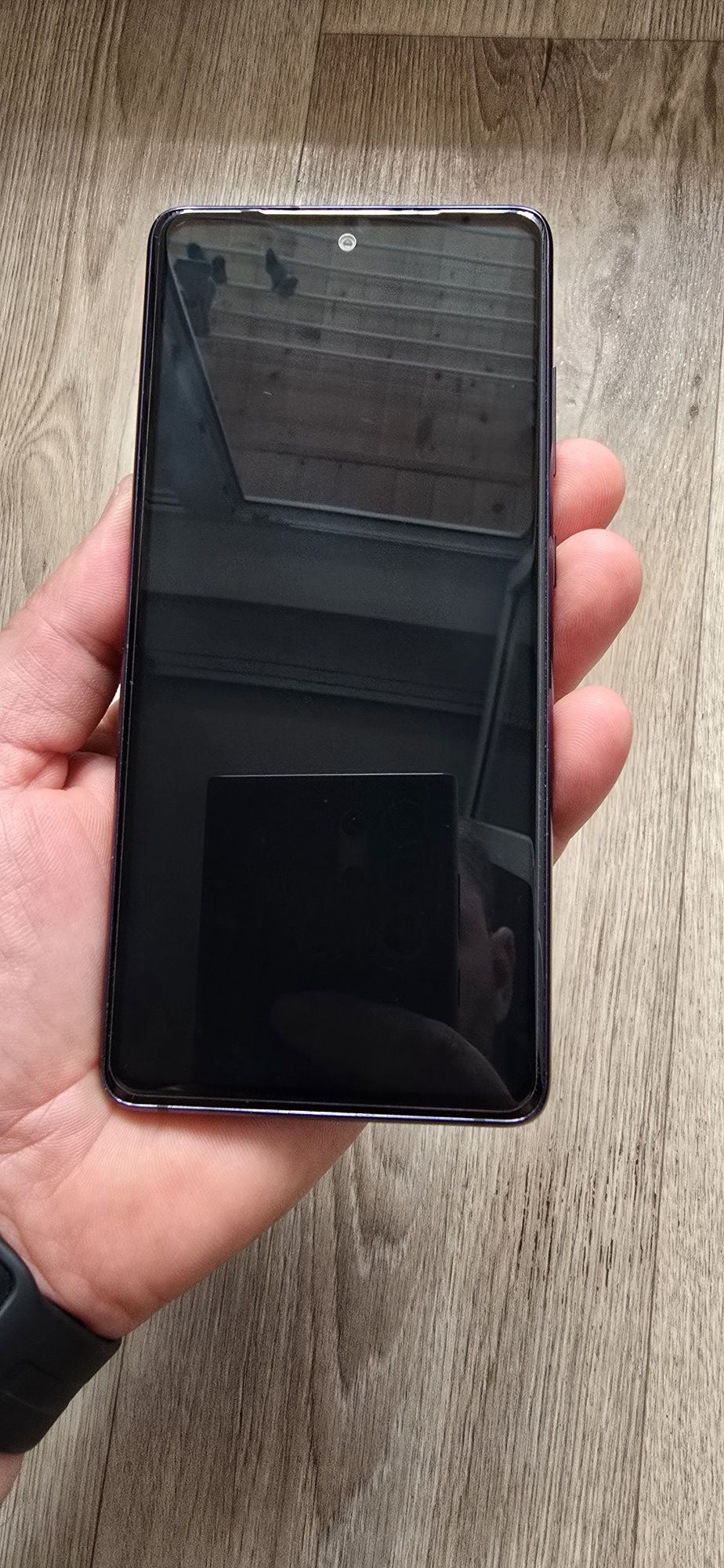 Продам SAMSUNG S20FE 6/128