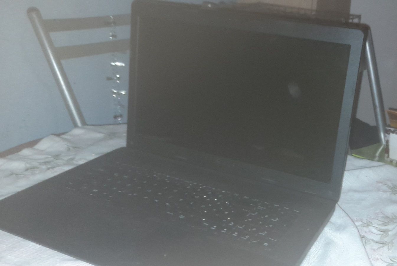 Laptop Asus F75A - TY089H