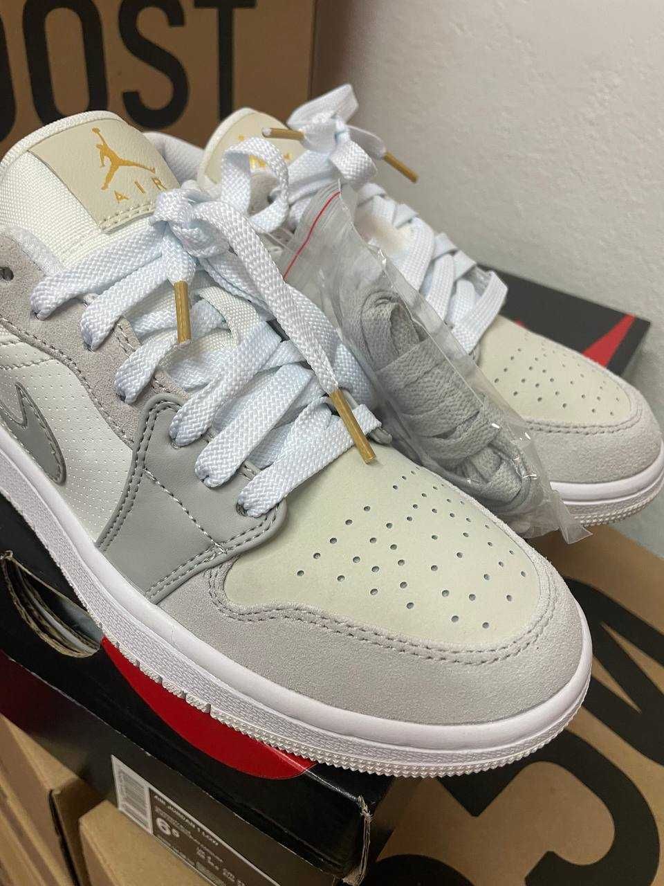 Кроссовки Nike Jordan 1 light grey / Джордан серые замш 37 38 39 40