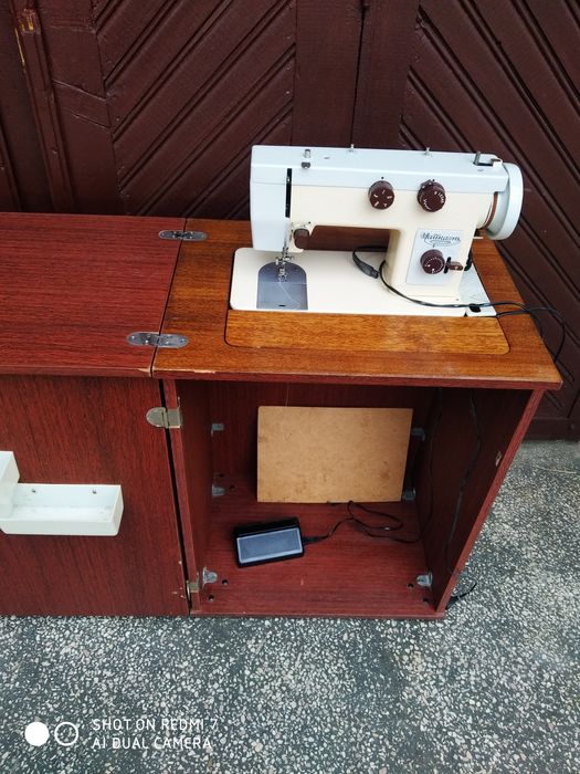 Швейна машина чайка 143