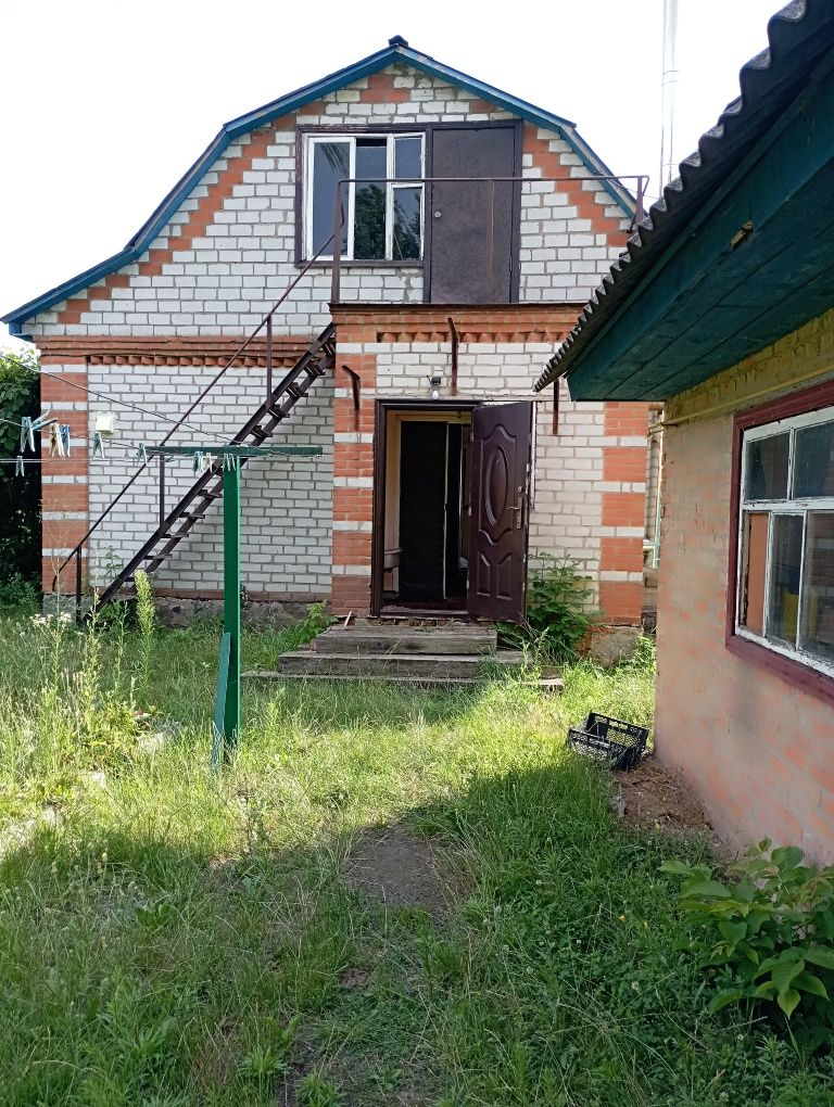 Продам будинок в м.Пирятин вул.Спартака 40
