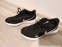 Sprzedam buty damskie Nike 40