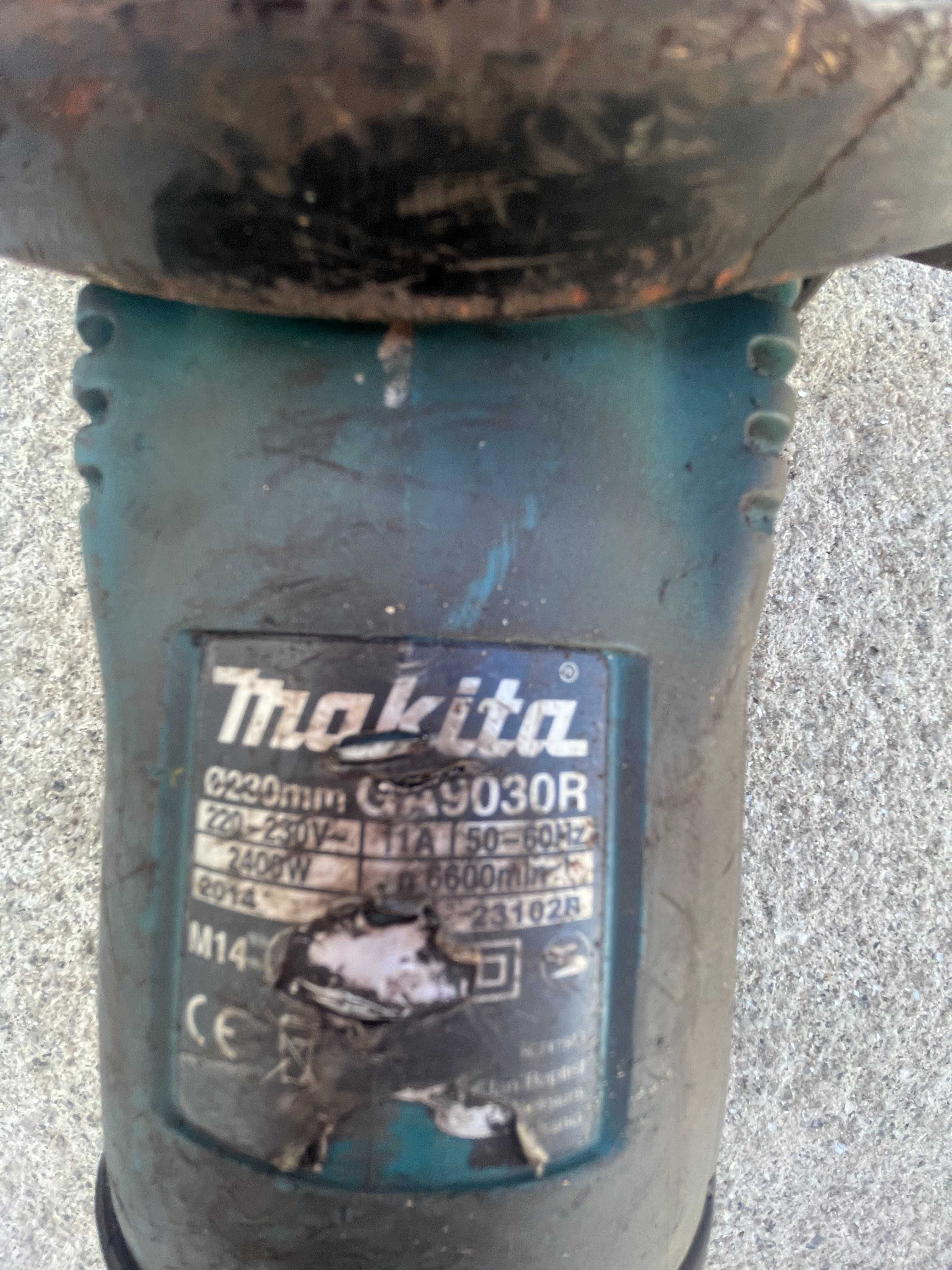 Rebarbadora MAKITA 2400W 230mm GA9030R