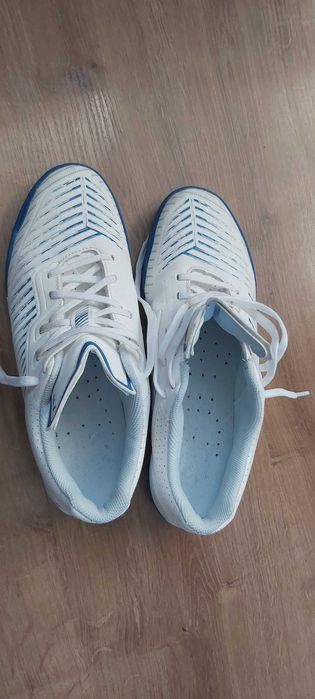 Buty sportowe białe Kipsta rozmiar 41, wkładka 26,5 cm - stan bdb