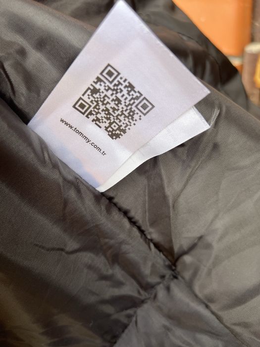 Чоловіча зимова куртка Tommy Hilfiger, чорна