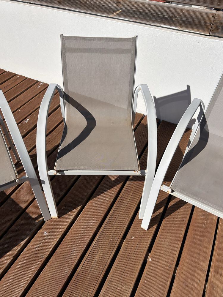 Mesa de Jardim com 4 Cadeiras