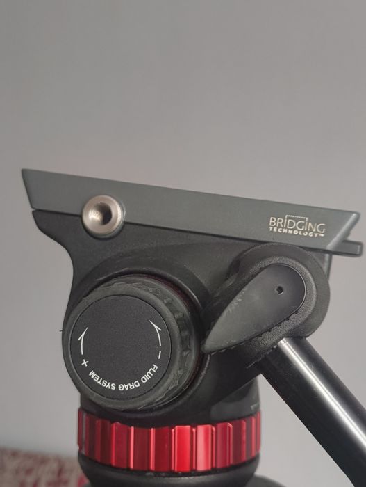 Штатив Manfrotto 546B + голова MVH502A
