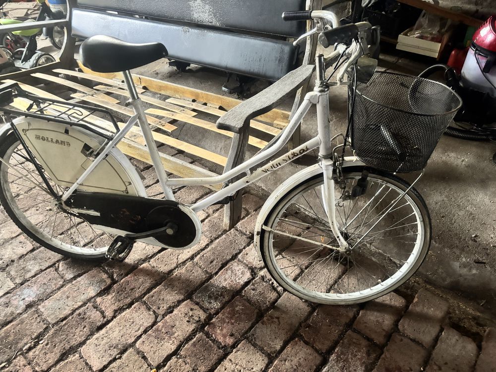 Rowery do naprawy jeden chyba ma przebite kolo