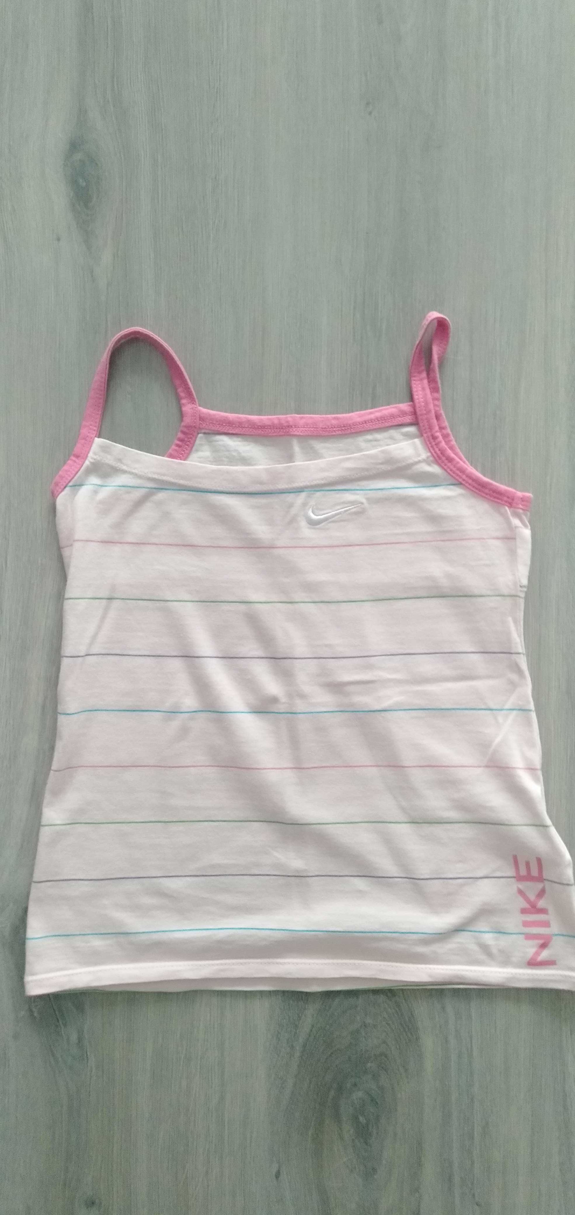 Top NIKE r.140-152cm