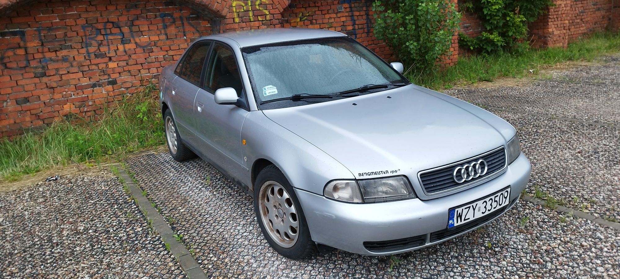 Audi A4 samochód