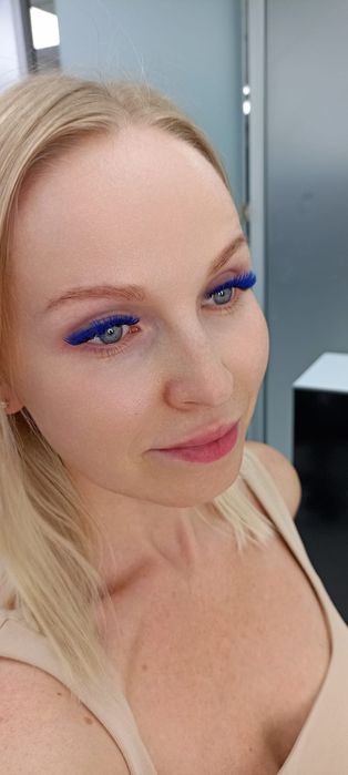 Нарощування вій.