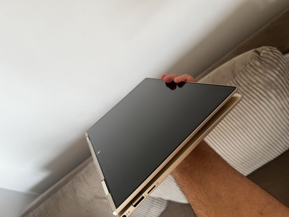 HP Envy x360 convertable z rysikiem HP