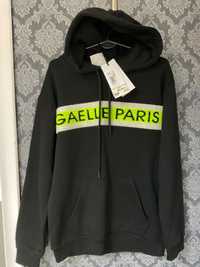 Czarna bluza z kapturem marki GAELLE Paris