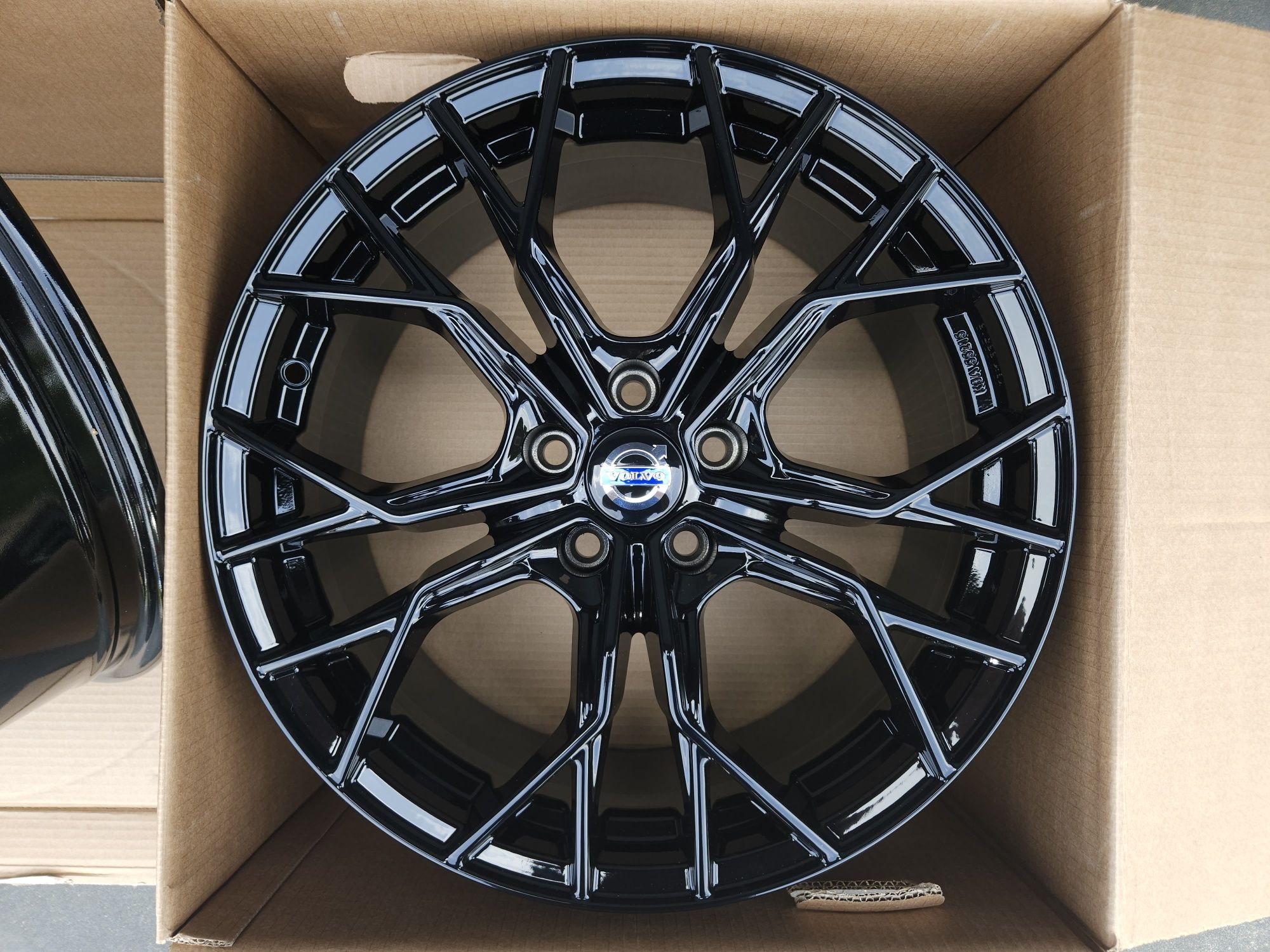 VOLVO 19 " Nowe 5x108 XC40 EX30 XC60 XC90 V60 V90 Cross Country Czarne