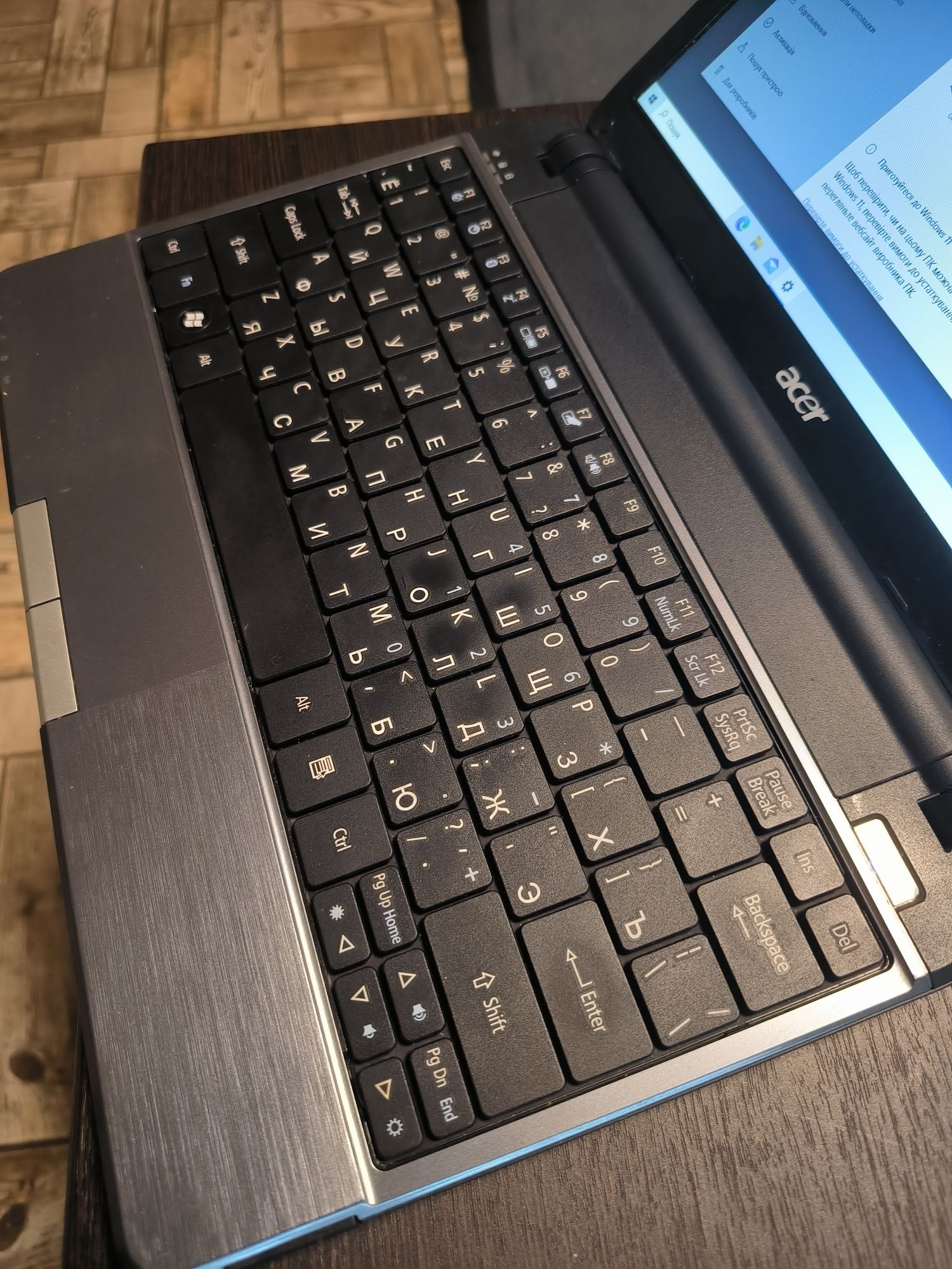 Acer Aspire 1410 4gb/100gb SSD