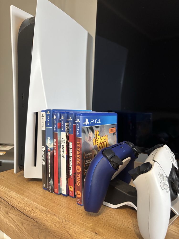 PS5 z napedem i grami