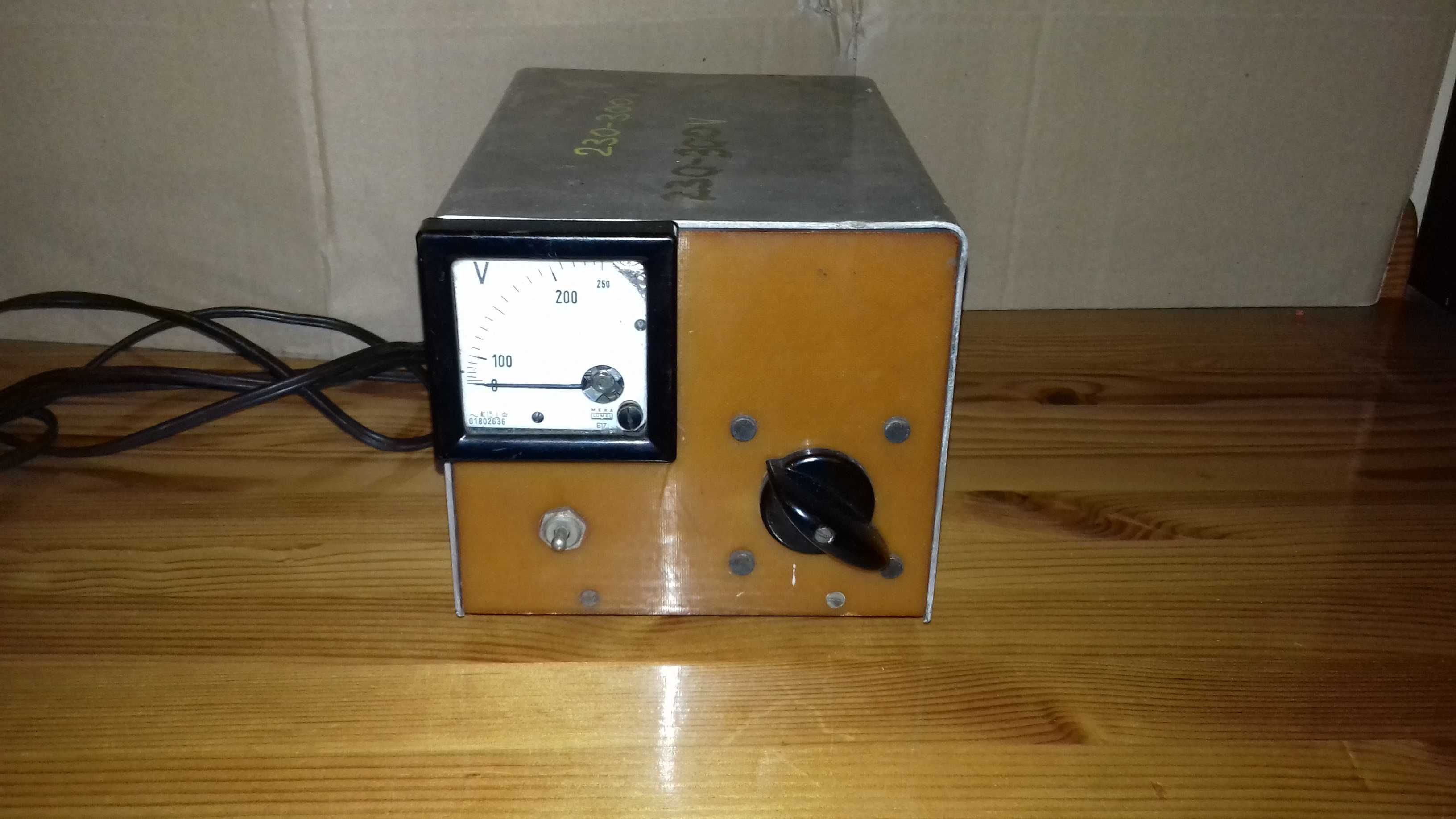 Transformator z regulacją 230V- 300V