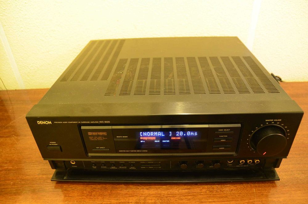 Amplificador Denon AVC 3020