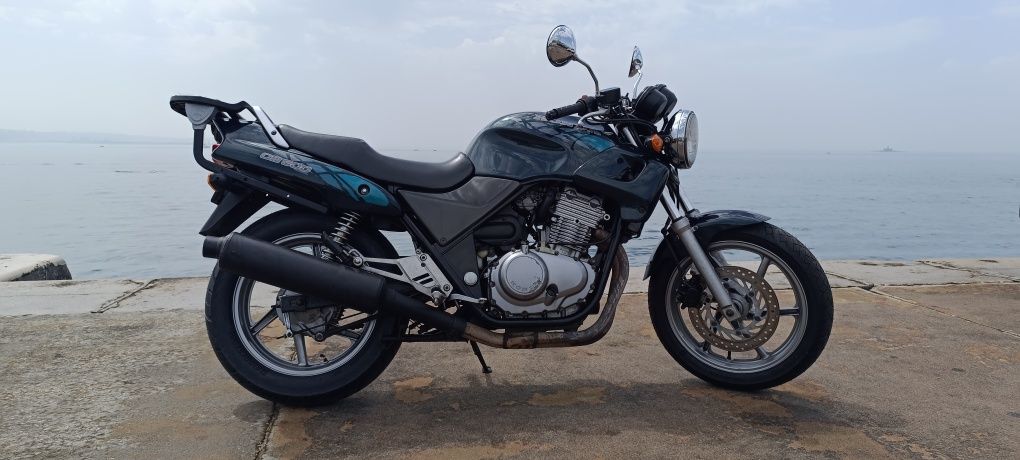Honda CB500 impecável