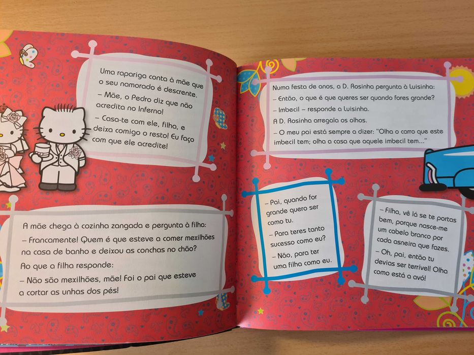Livro infantil "As Melhores Anedotas de Hello Kitty"