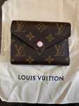 Louis Vuitton Portfel Monogram Różowy z zatrzaskiem i koralikami