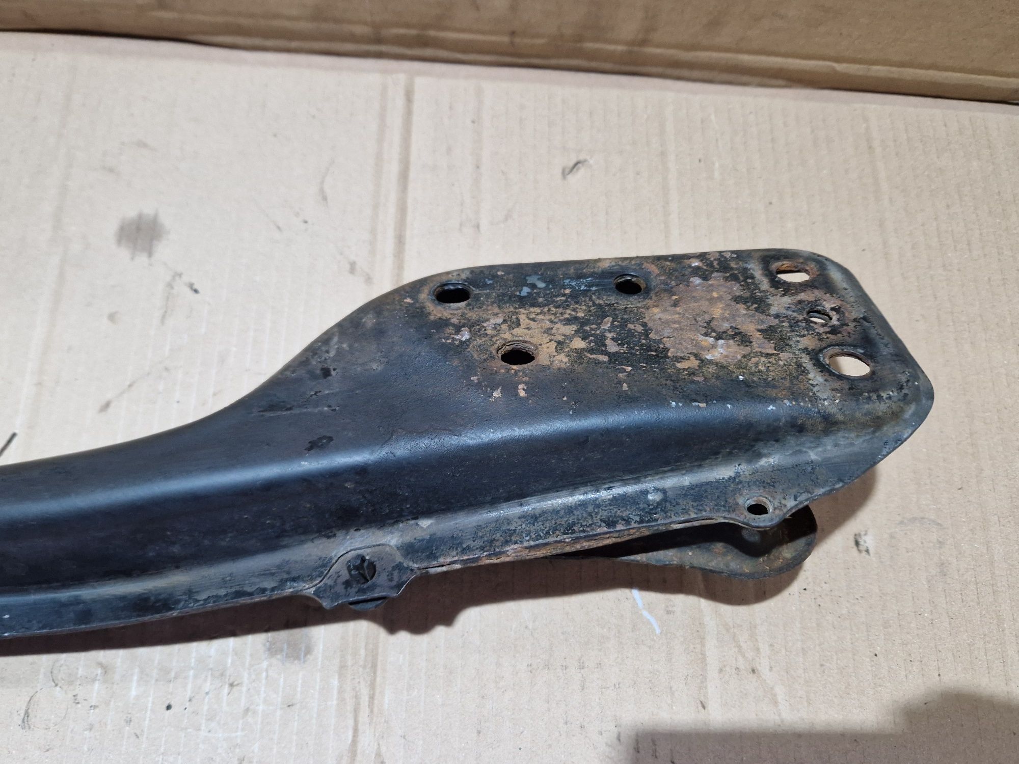 Belka wzdłużna wspornik silnika 2.0 VVT-I Toyota Avensis T25