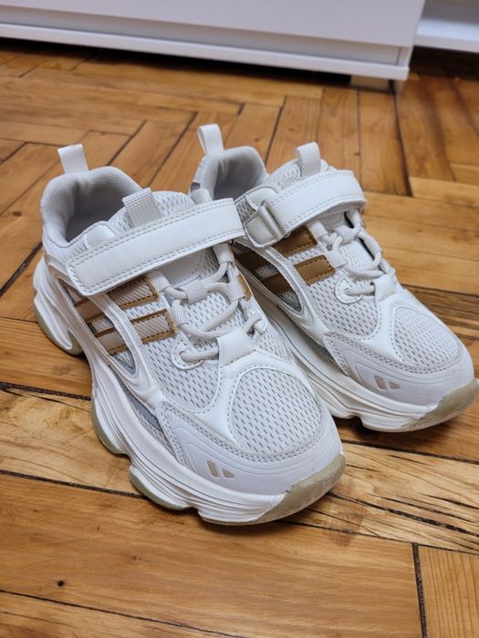 Кросівки для дівчинки