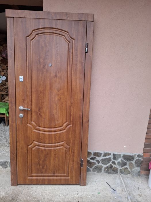 Двері вхідні броніровані