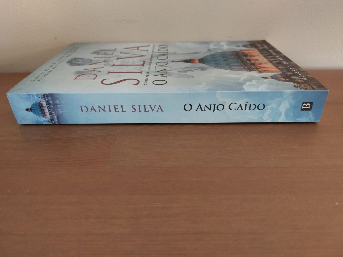 L " O Anjo Caido " 1ª Ed. Daniel Silva (Ed. Regular/ Como Novo)