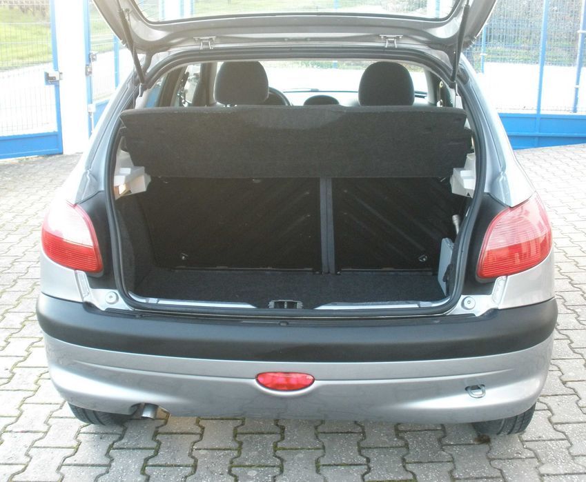 Peugeot 206. Poucos kms. Impecável. Comprove