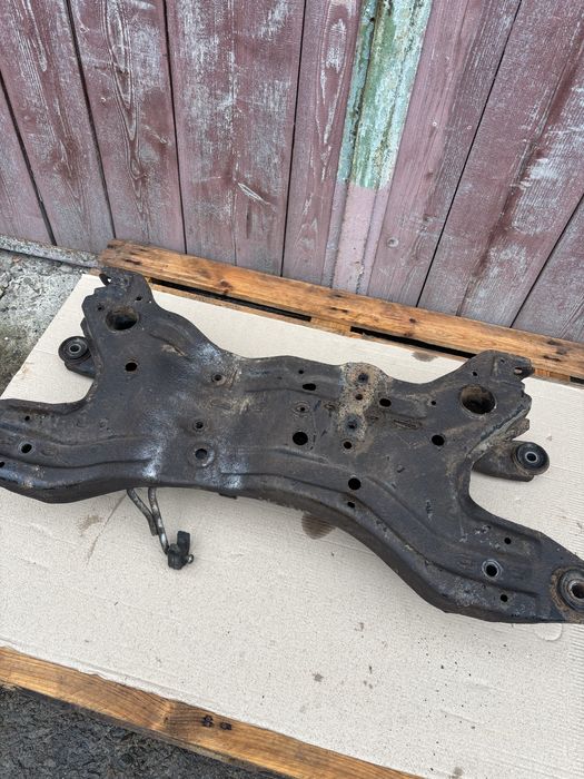 Передня балка Mitsubishi Grandis 2004-2011 роки