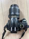 Nikon D5000 z obiektywem