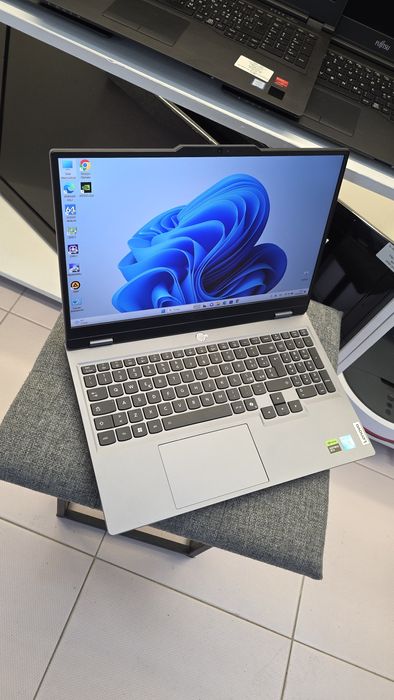 Lenovo loq  rtx5050