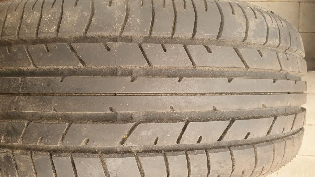 Opona letnia 225/45/17 Bridgestone re 040