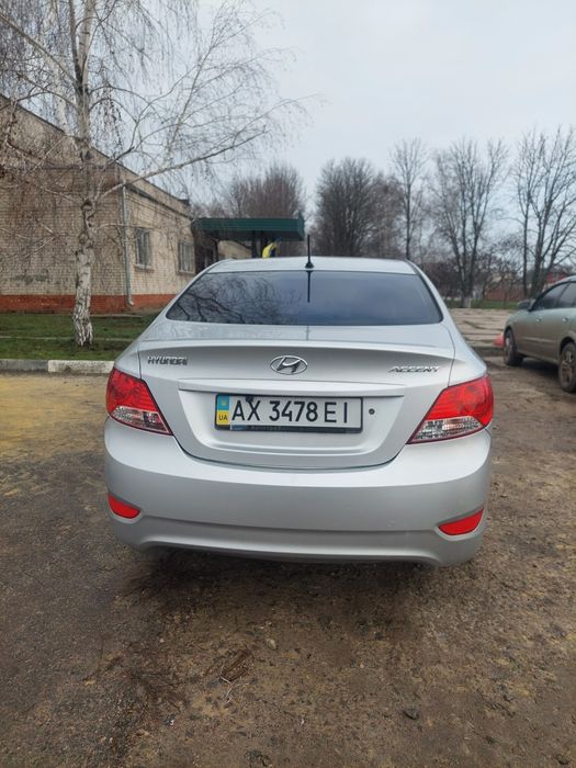Продам hyundai accent 1,6i a/t 2013