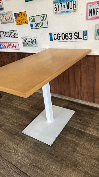 Стіл в прекрасному стані