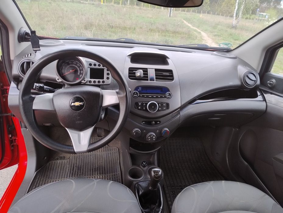 1.0 benzyna w stanie dobrym z klimatyzacją sprawną