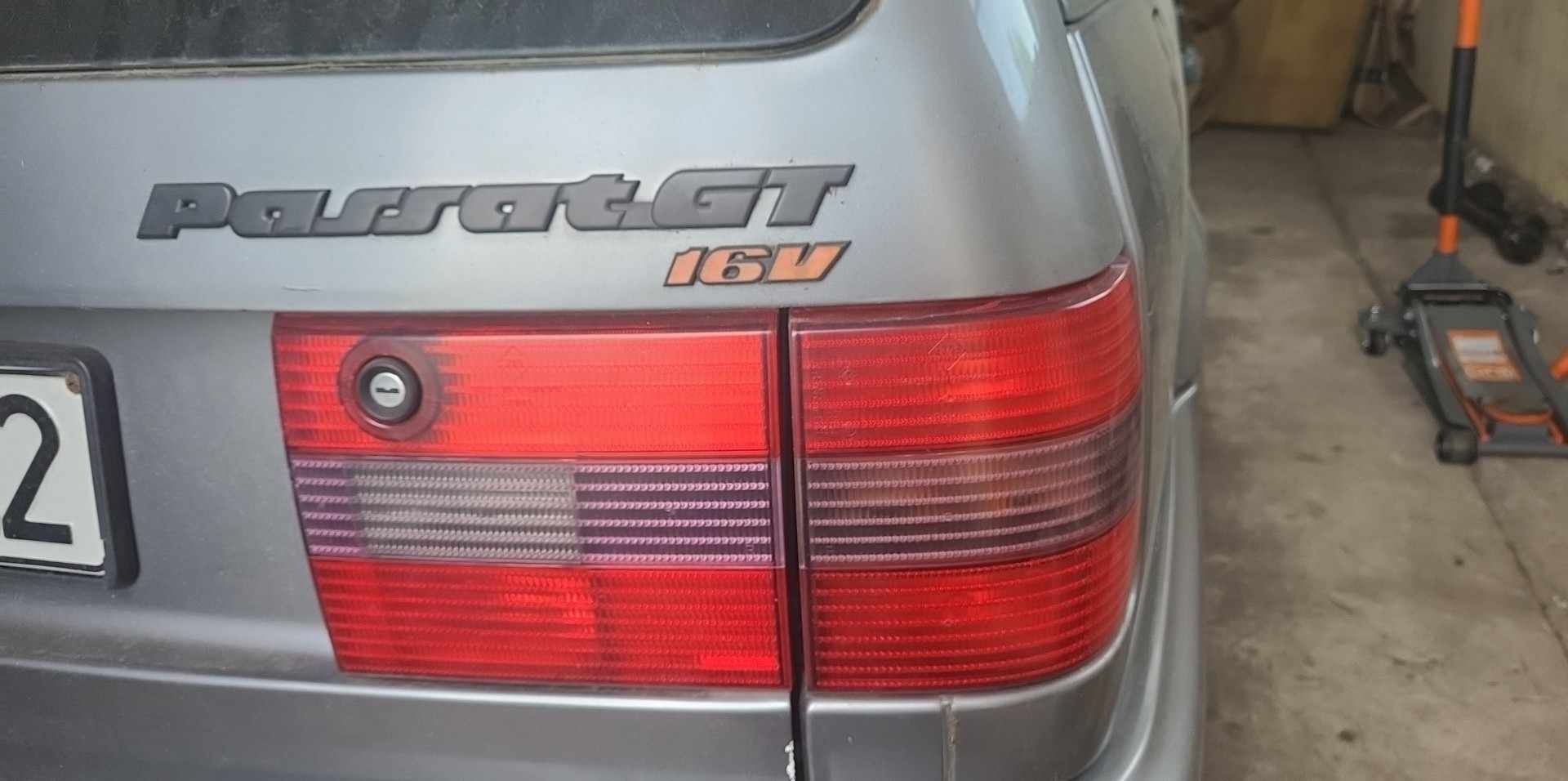 Lampy tylne passat b4 kombi KOMPLET